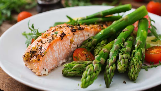 6 Mitos Tentang Diet yang Masih Dipercaya dan Justru Berisiko Menaikkan Berat Badan!